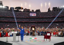 Cerimonia di chiusura delle Olimpiadi tra sport e politica: Meloni presente all’Arena, Trump dà forfait Cerimonia di chiusura delle Olimpiadi tra sport e politica: Meloni presente all’Arena, Trump dà forfait