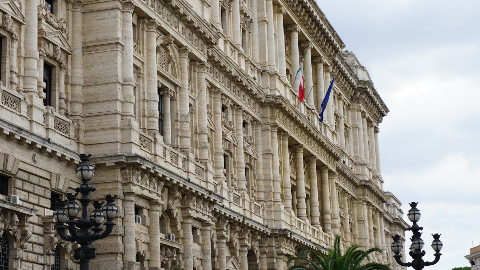 Deficit italiano: Giorgetti non chiude la partita sul 3% Deficit italiano: Giorgetti non chiude la partita sul 3%
